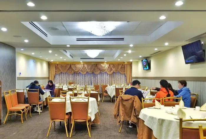 Golden Paramount Seafood Restaurant