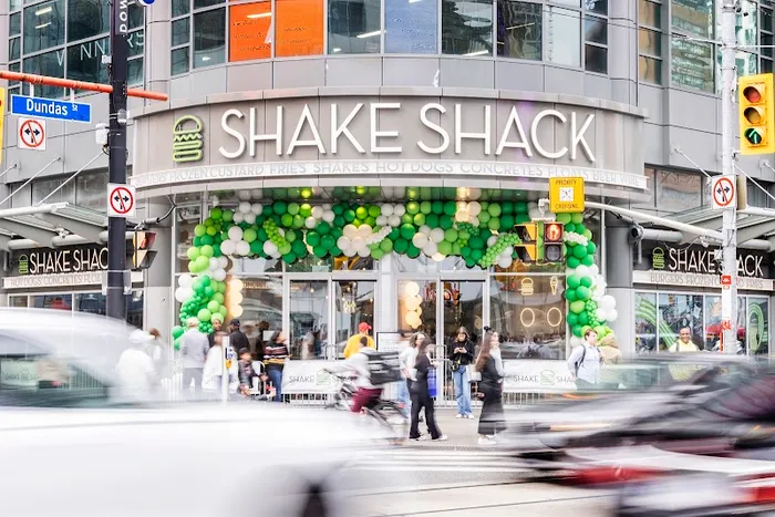Shake Shack - Yonge & Dundas