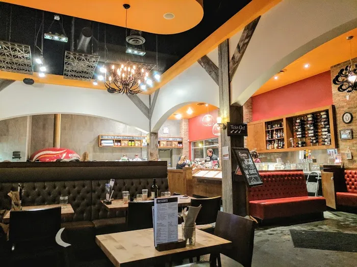 Famoso Italian Pizzeria - McKenzie Towne