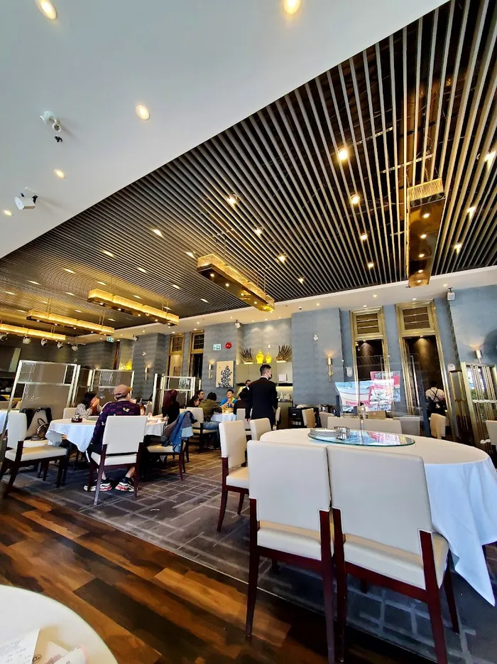 The Deluxe Chinese Restaurant