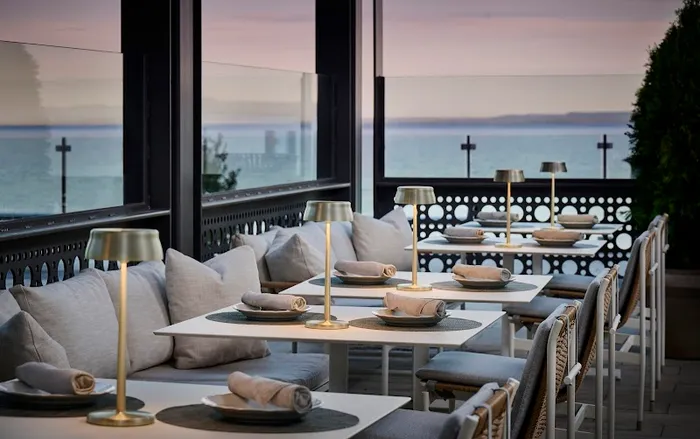 Isabelle Restaurant & Lounge