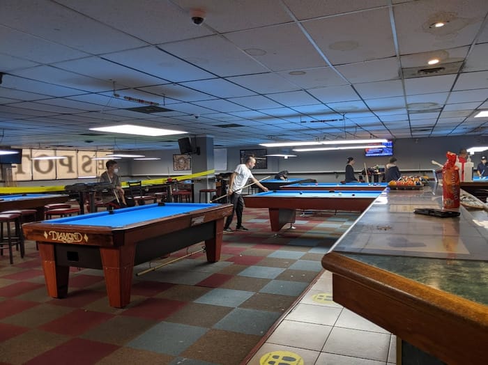 Le Spot Billiard Lounge