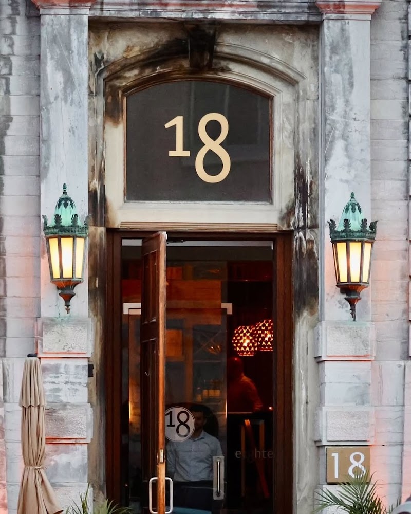 Restaurant e18hteen
