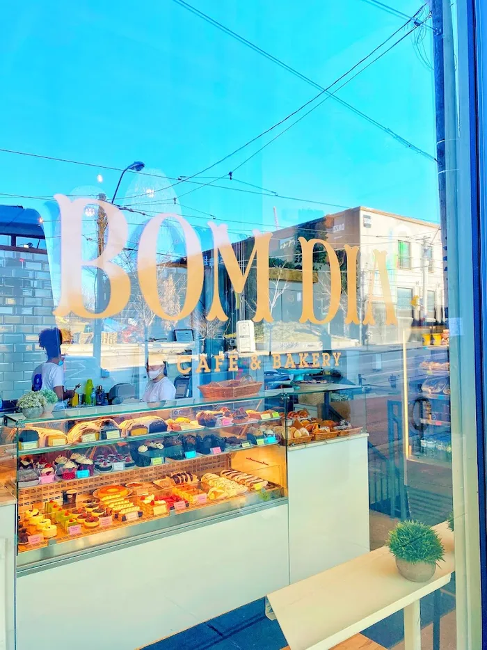 Bom Dia Café & Bakery - Queen