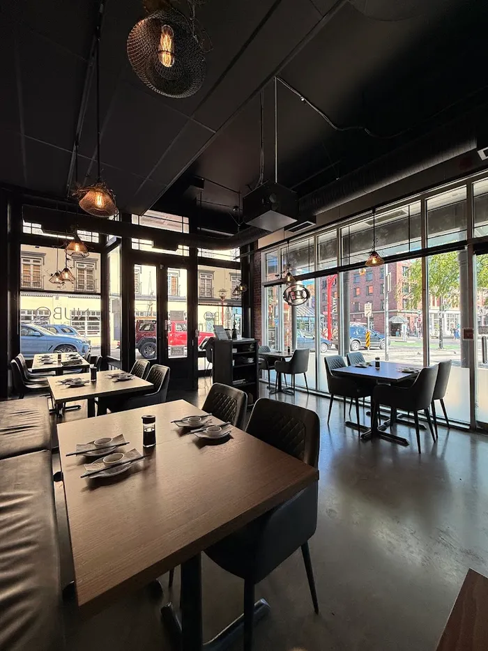 Nubo Kitchen + Bar(Johnson Street Bridge Location)