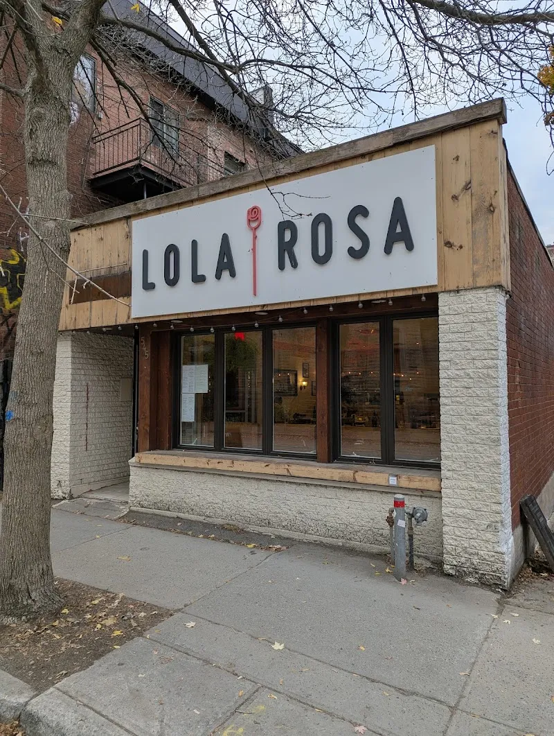 Lola Rosa Condado