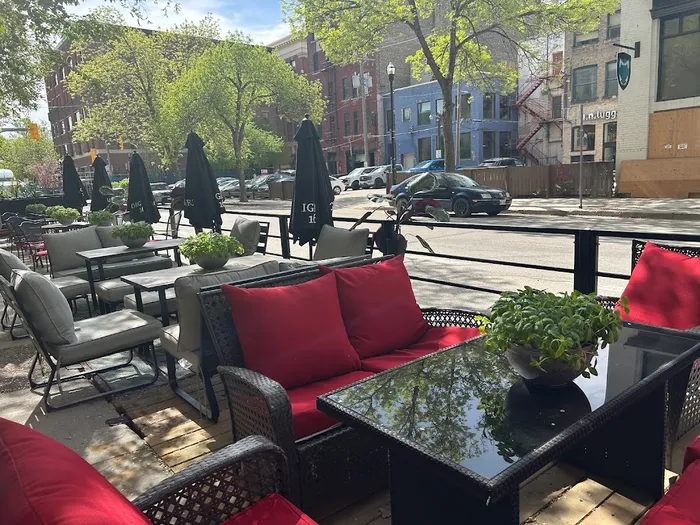 Hermanos Restaurant & Wine Bar