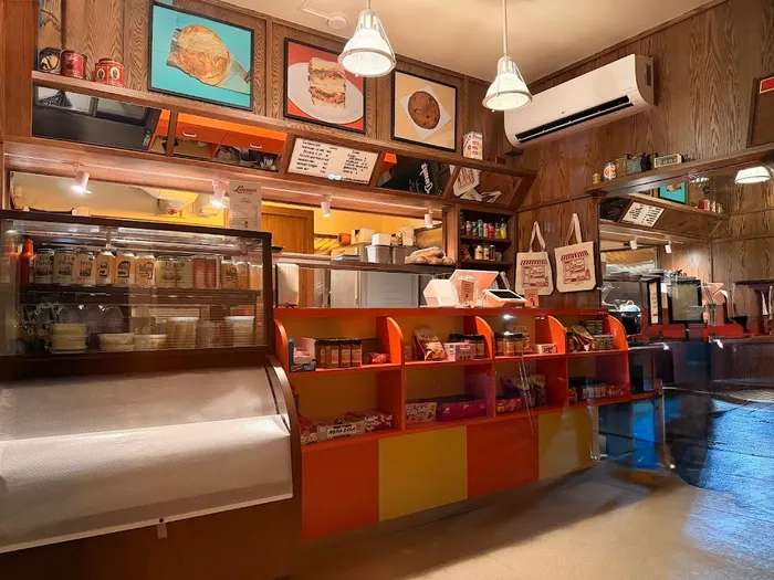 Linny's Luncheonette